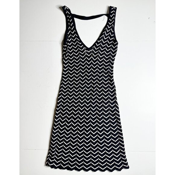 Arden B Black & White Chevron Sleeveless V-Neck Knit Dress Small - Picture 1 of 4